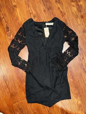 Reverse Black Lace Long-Sleeve V-Neck Dress